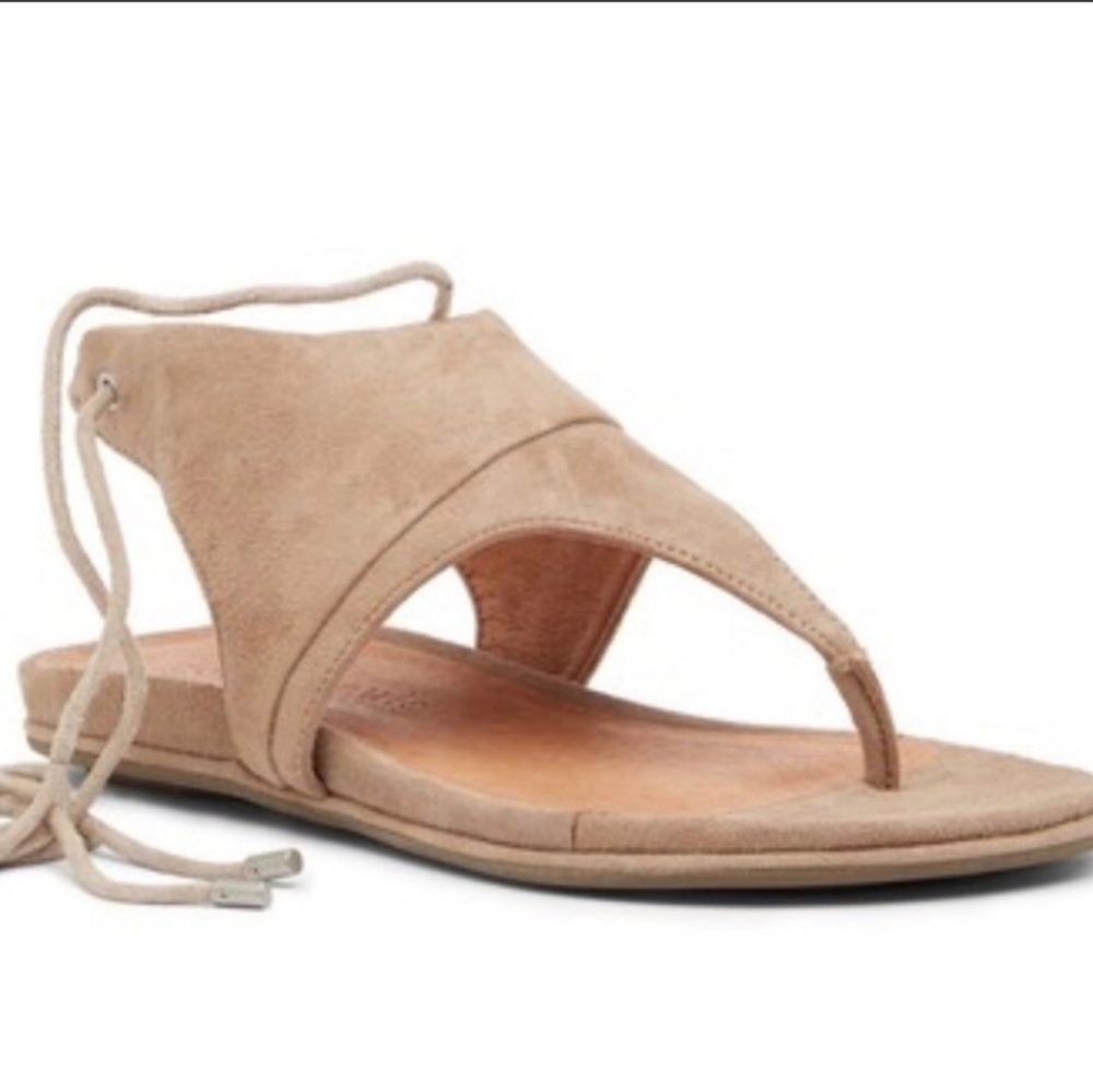 Gentle Souls of Kenneth Cole Thong Suede T strap Sandals Flats shoes sz 7M